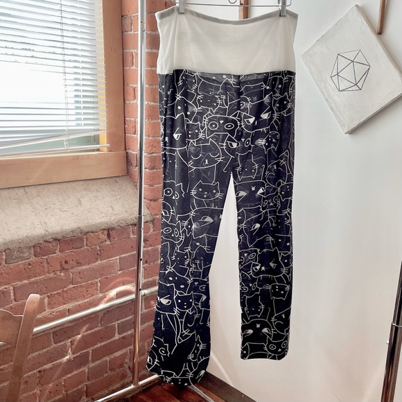 The CAT’S PAJAMA pants, large, $12 - Picture 5 of 12